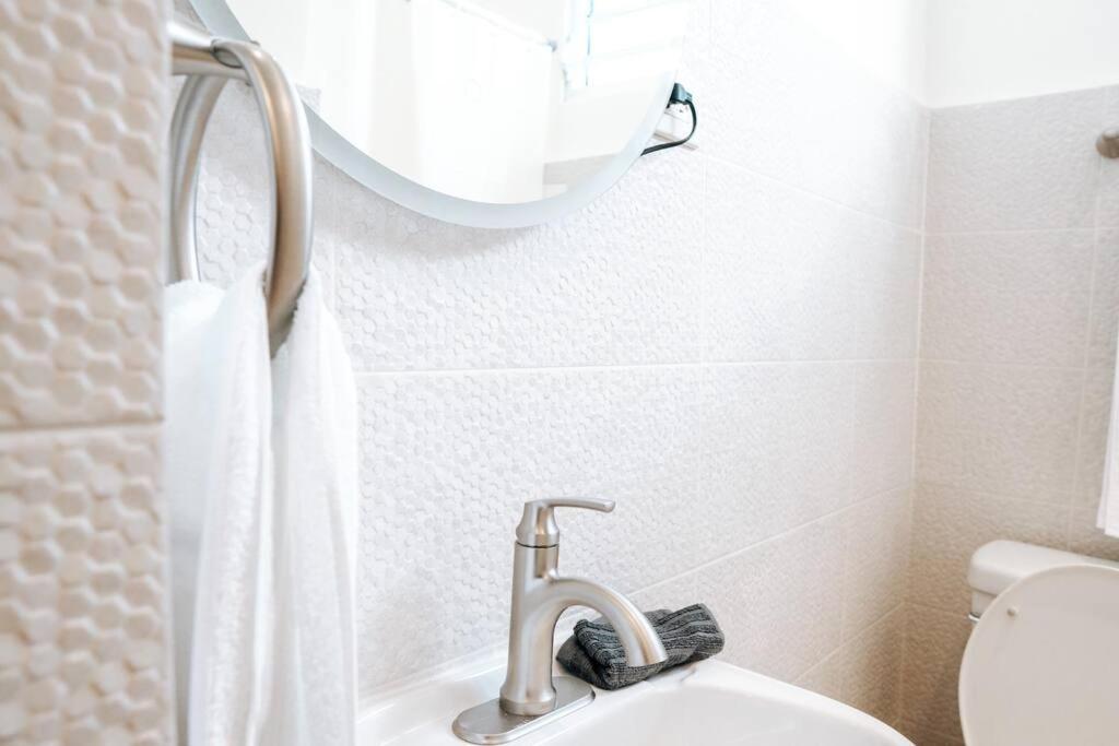 דירות סן חואן Comfy & Bright Apt @ Calle Loiza - Walk To Beach / Calle Loiza Abajo -N מראה חיצוני תמונה